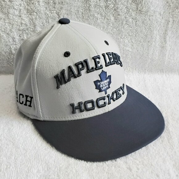 Toronto Maple Leafs Zach Fullback Hat by Reebok & Center Ice!! - Picture 1 of 4